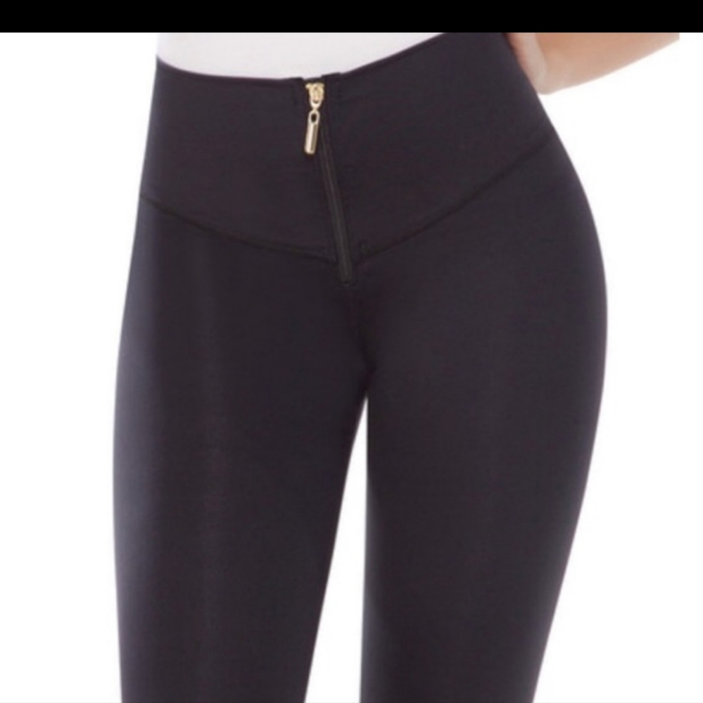 TWO PAIRS Compression Butt Lifting Leggings (Black & Blue)